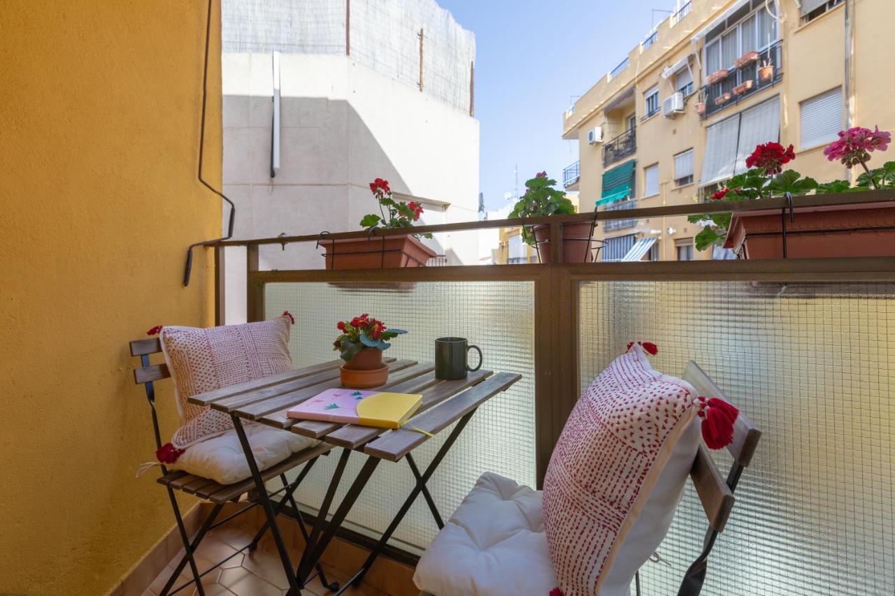 Luminoso Apartamento De Dos Habitaciones Con Terraza Y Parking En El Centro Малага Екстер'єр фото