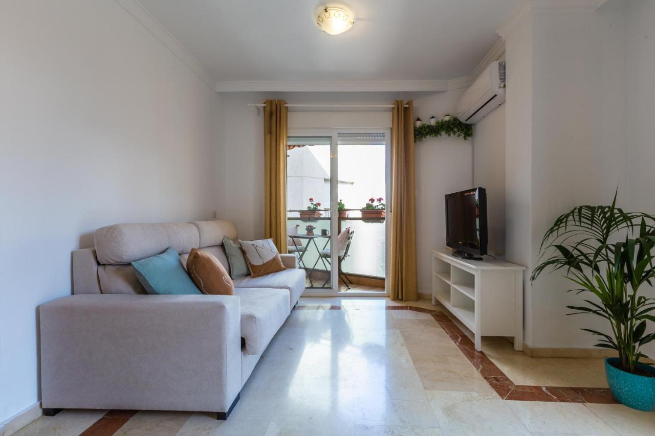 Luminoso Apartamento De Dos Habitaciones Con Terraza Y Parking En El Centro Малага Екстер'єр фото