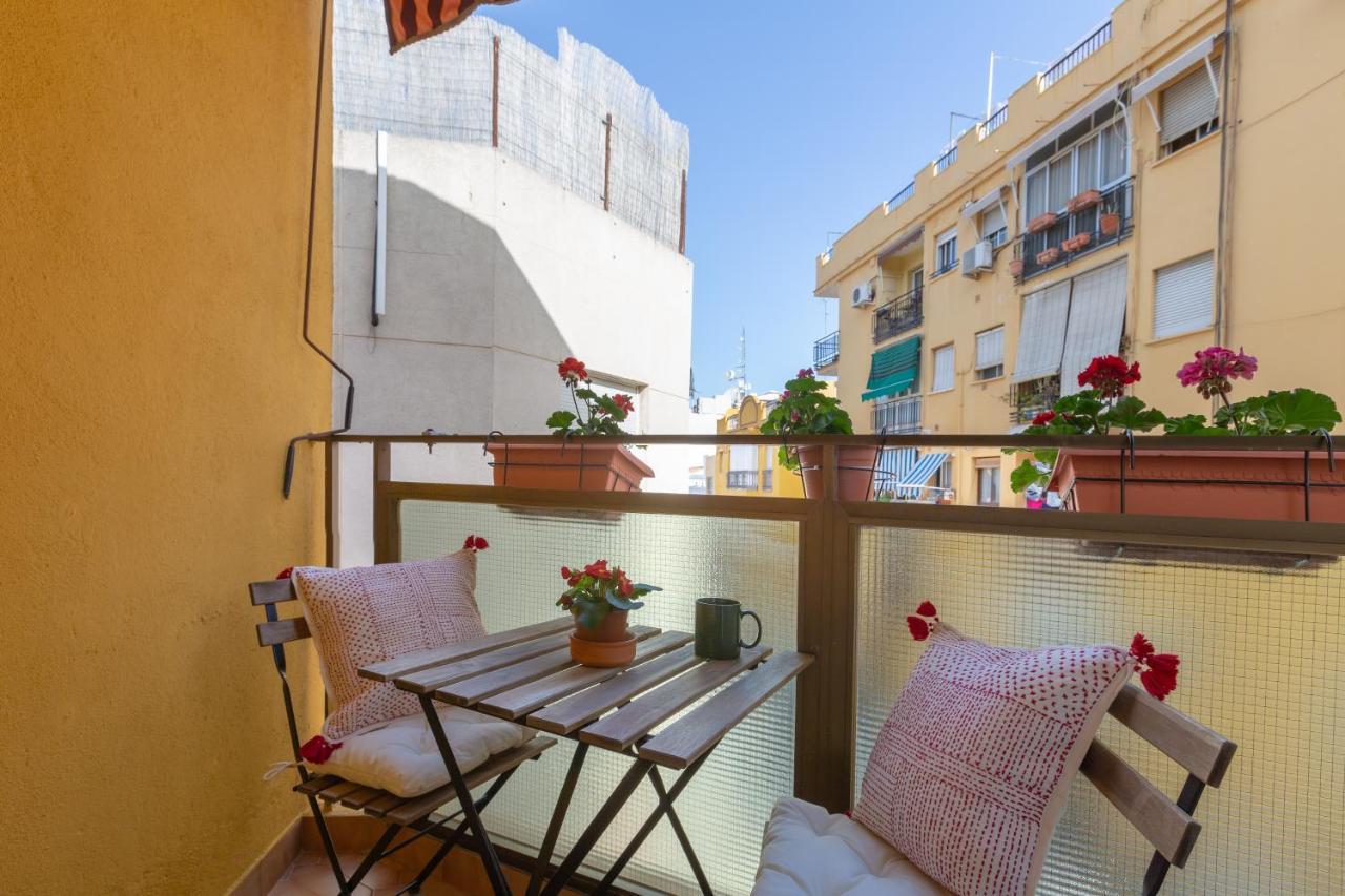 Luminoso Apartamento De Dos Habitaciones Con Terraza Y Parking En El Centro Малага Екстер'єр фото